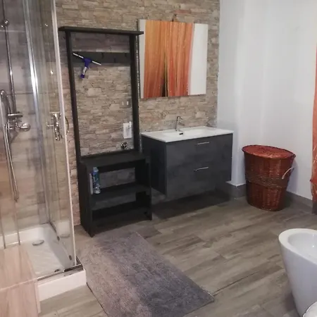 Holiday home Il Nocciolino , 2 Mercallo