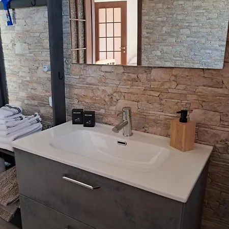 Il Nocciolino , 2 Holiday home Mercallo