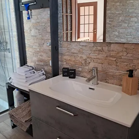Holiday home Il Nocciolino , 2 Mercallo