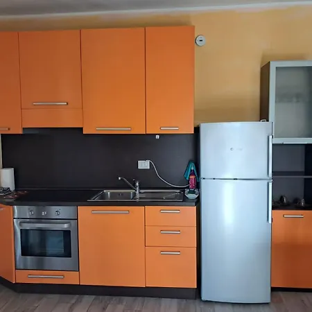 Il Nocciolino , 2 Holiday home Mercallo