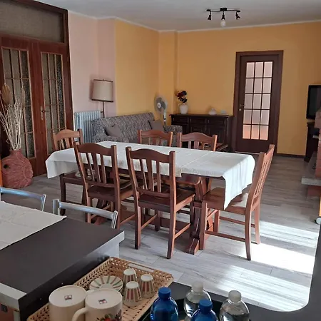 Holiday home Il Nocciolino , 2 Mercallo