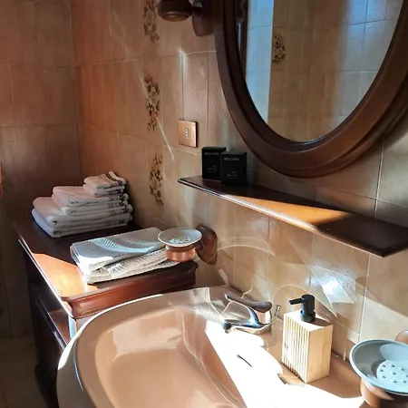 Il Nocciolino , 2 Holiday home Mercallo